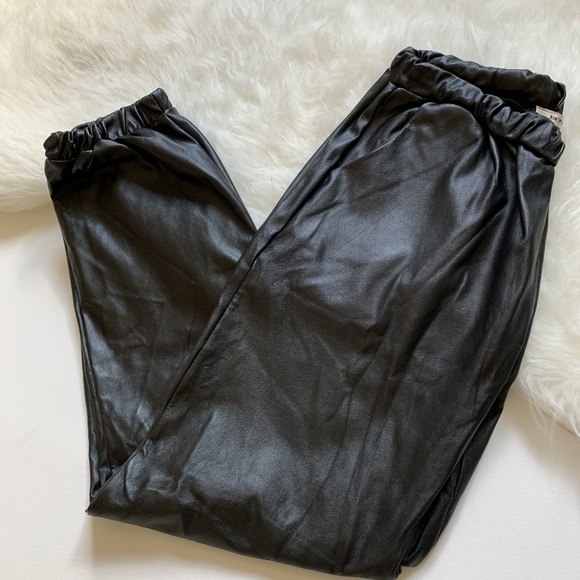 SOLD⚡️faux leather joggers pants elastic waist - Picture 2 of 8